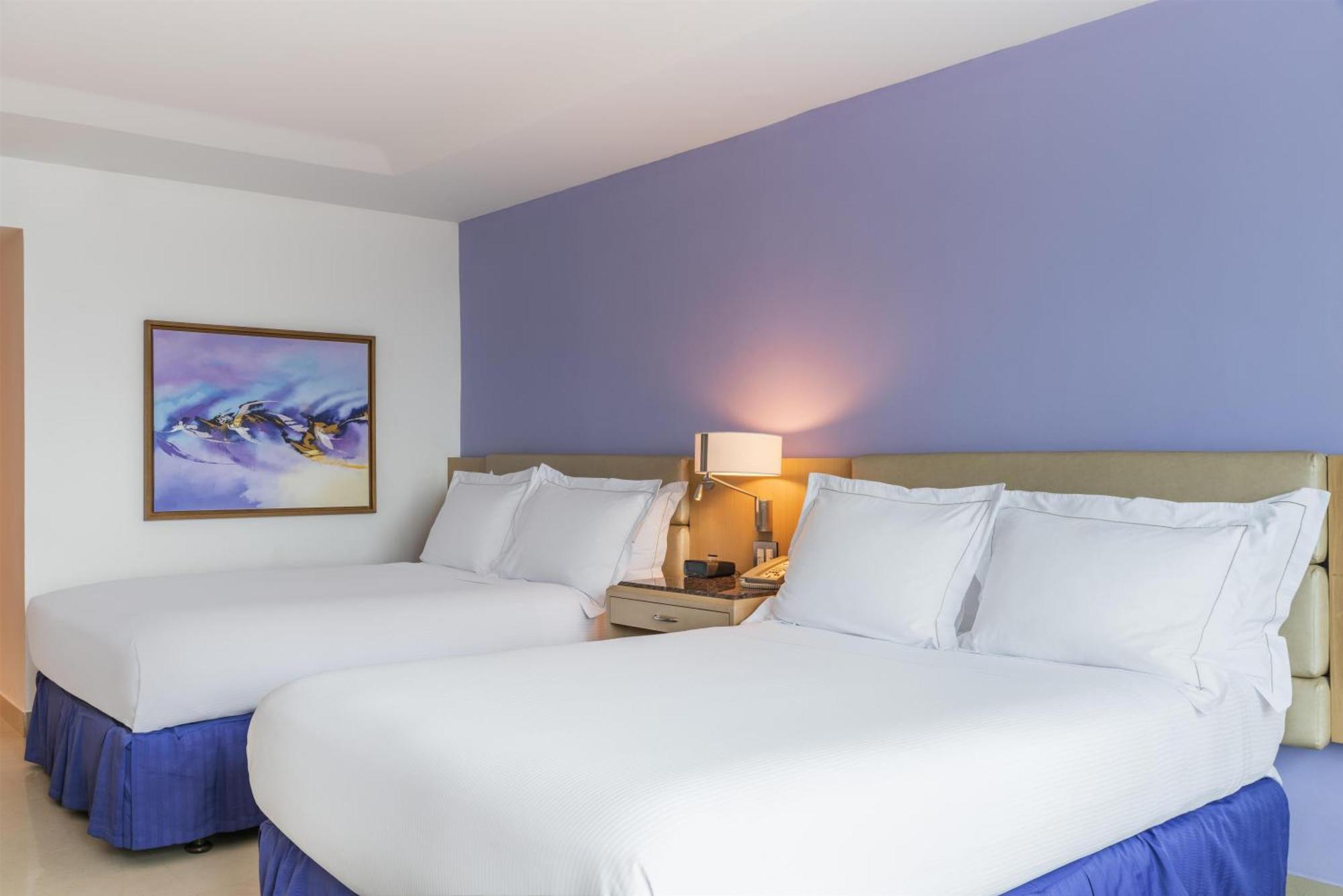 Queen Room Two Queen Beds City View