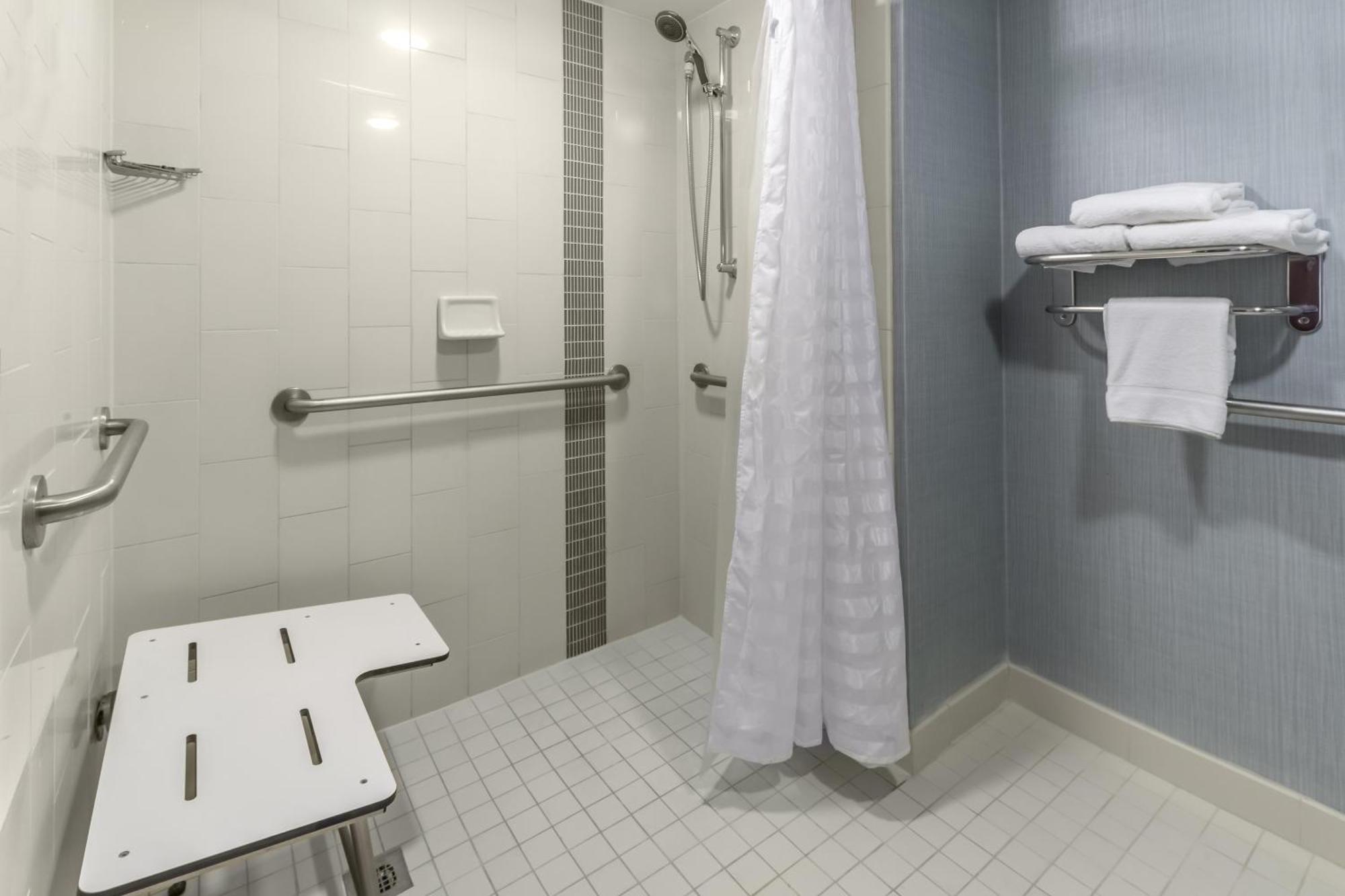 King Room Sofa Bed Roll Shower Disability Access