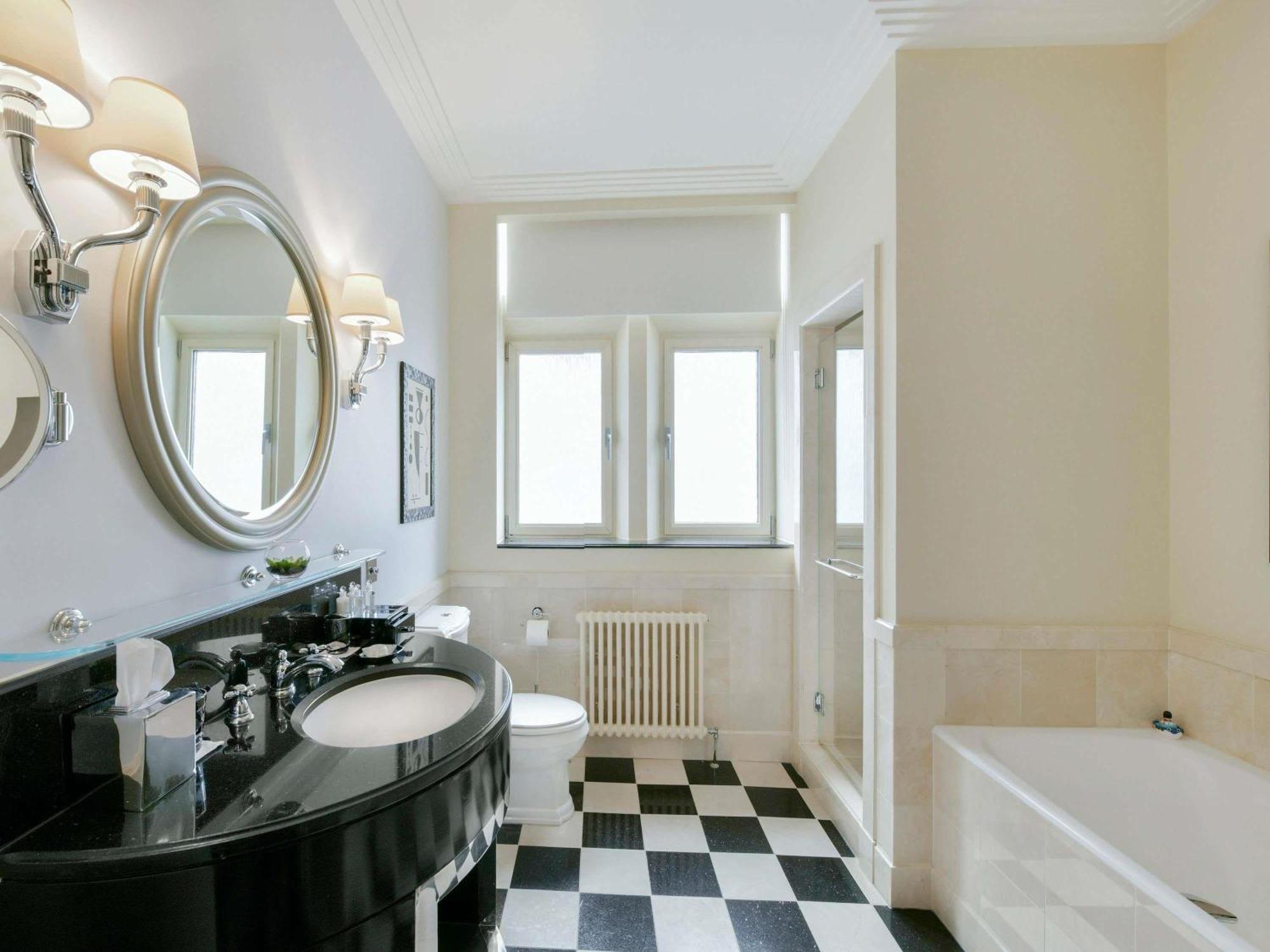 Luxury King Room