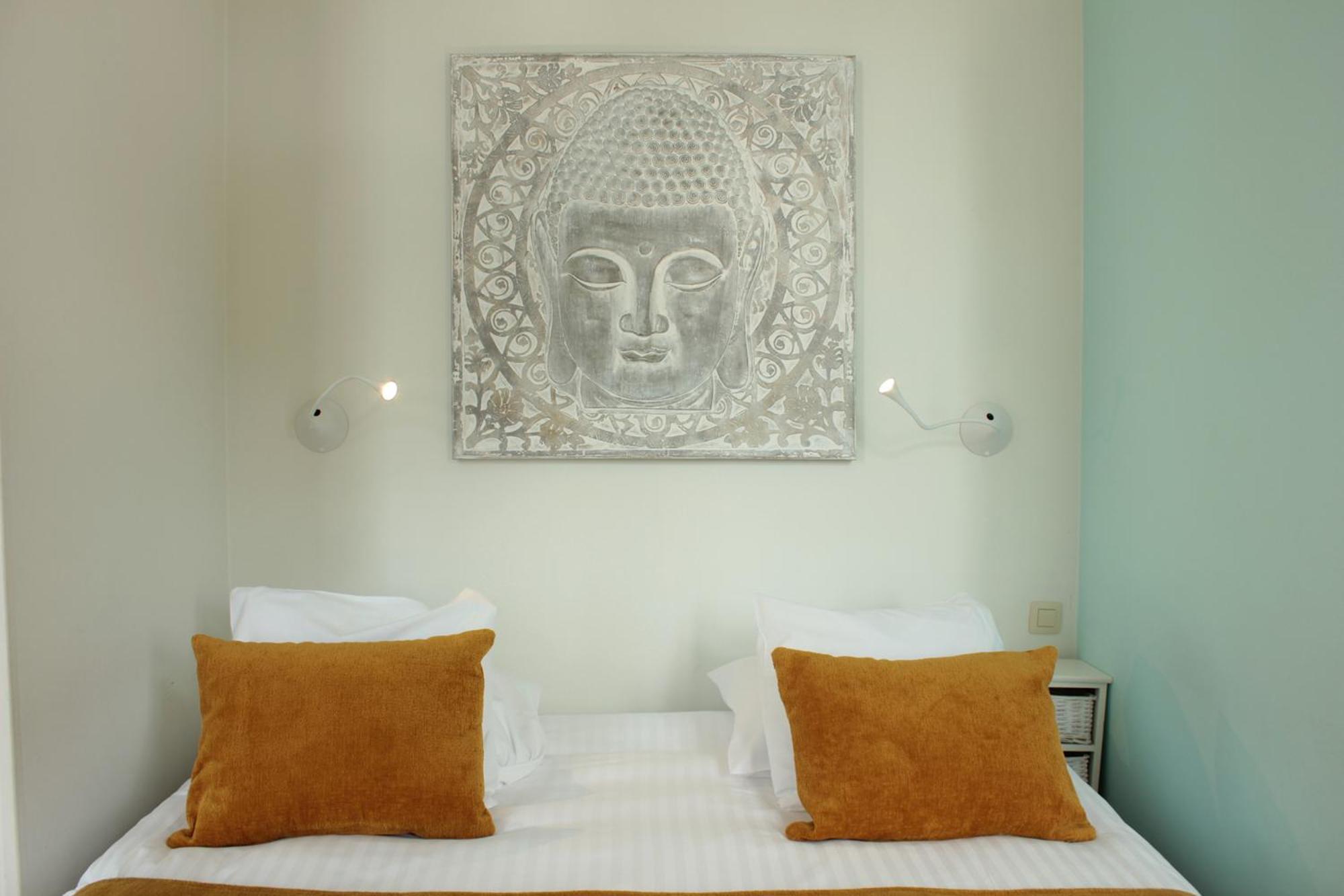 Large Deluxe Double Room