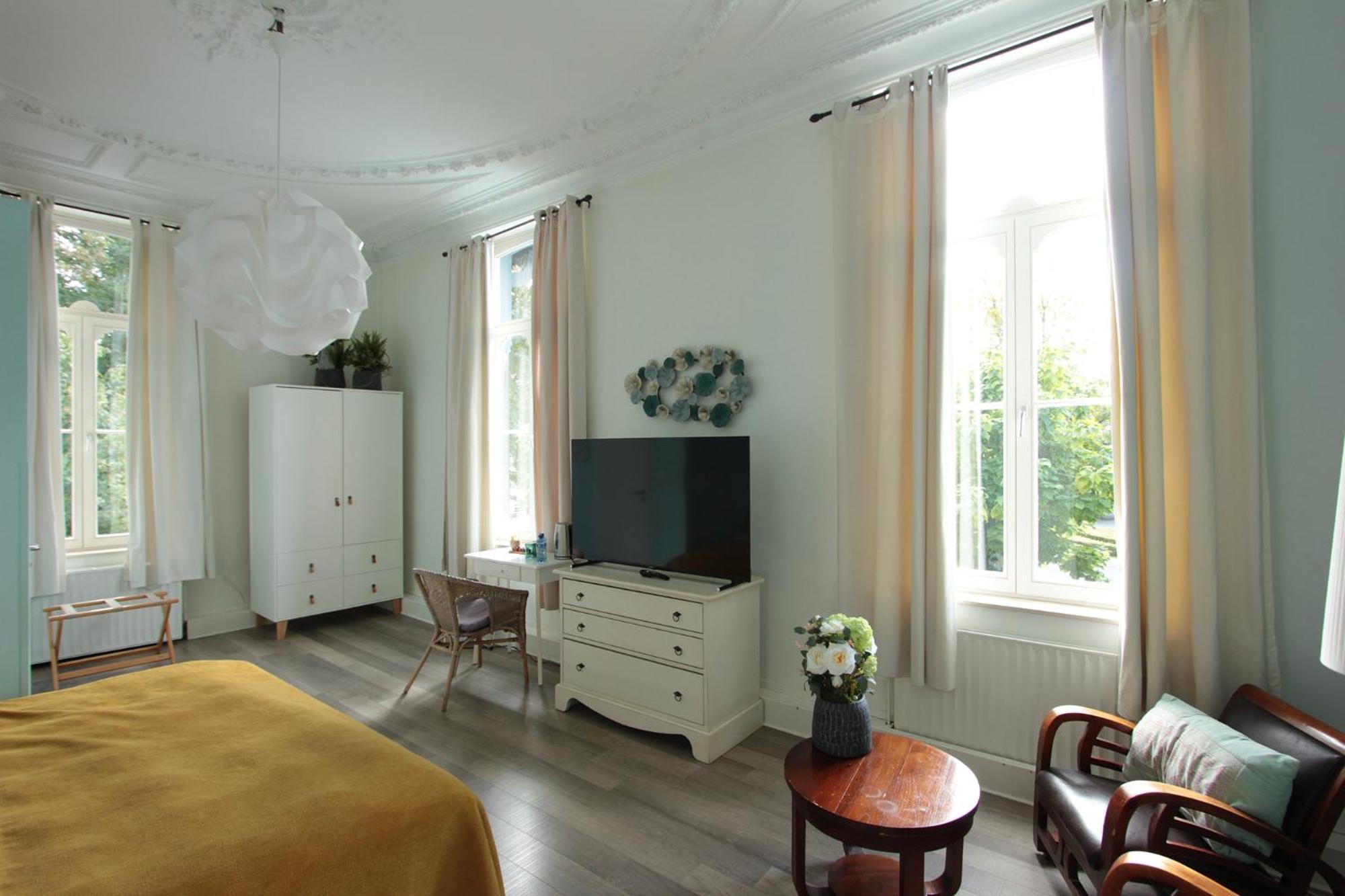 Large Deluxe Double Room