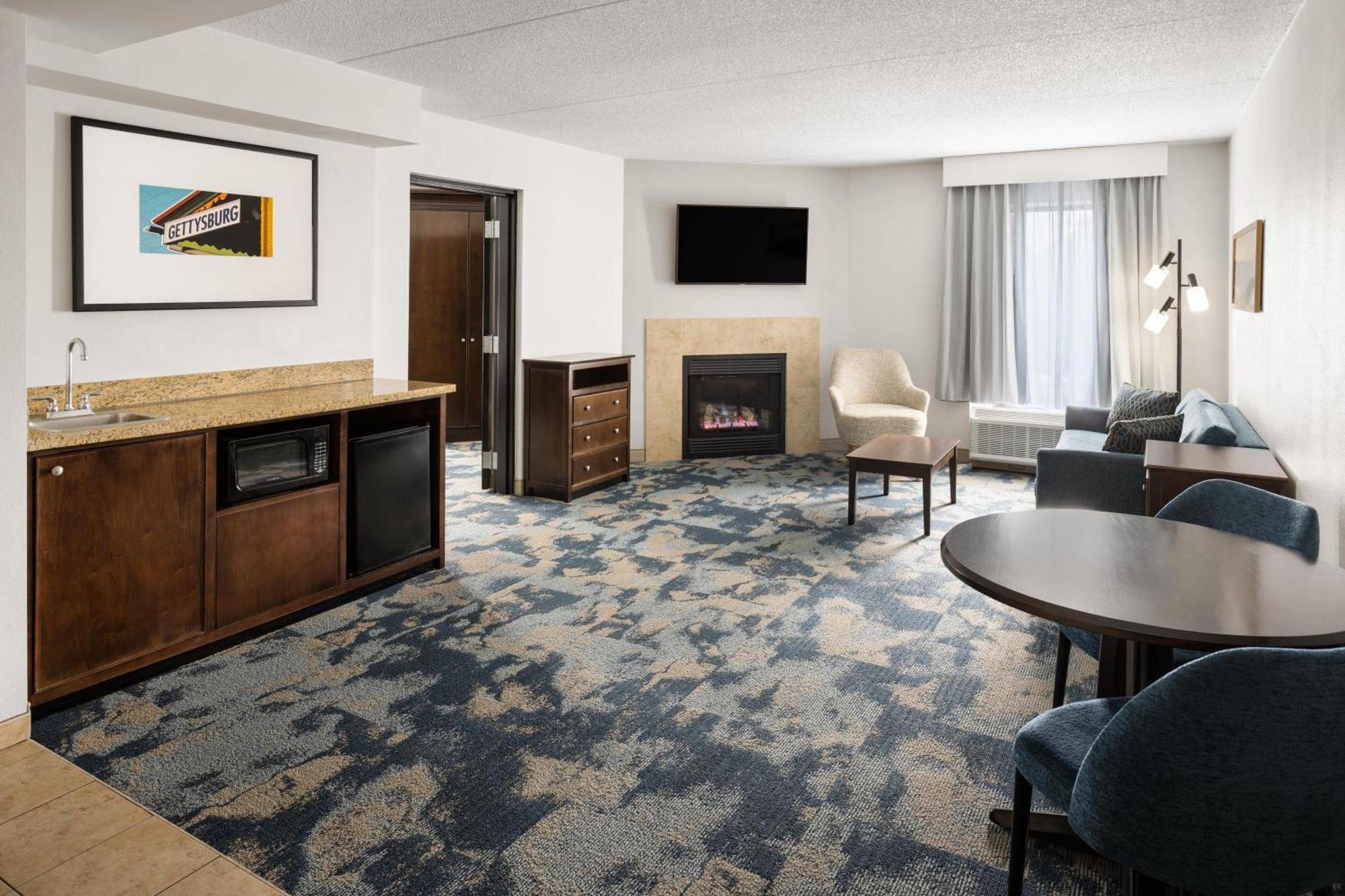 One-Bedroom King Suite Whirlpool Non-Smoking