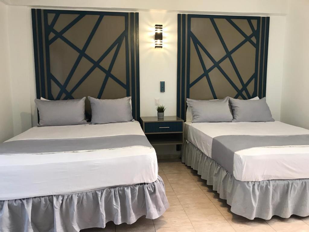 Queen Room Two Queen Beds WiFi