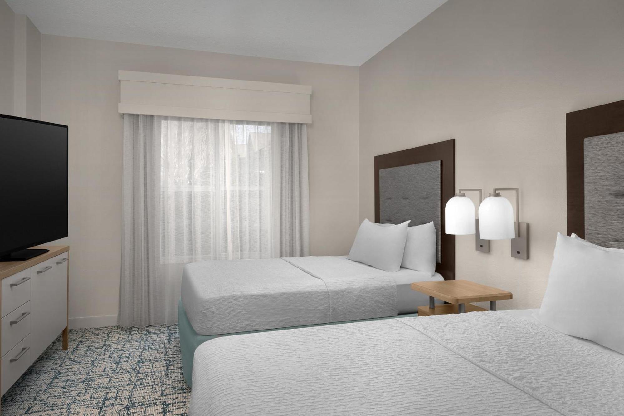 One-Bedroom Suite Two Double Beds Non-Smoking