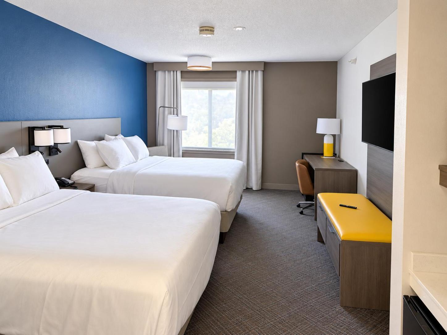 Quadruple Room Two Queen Beds Non Smoking