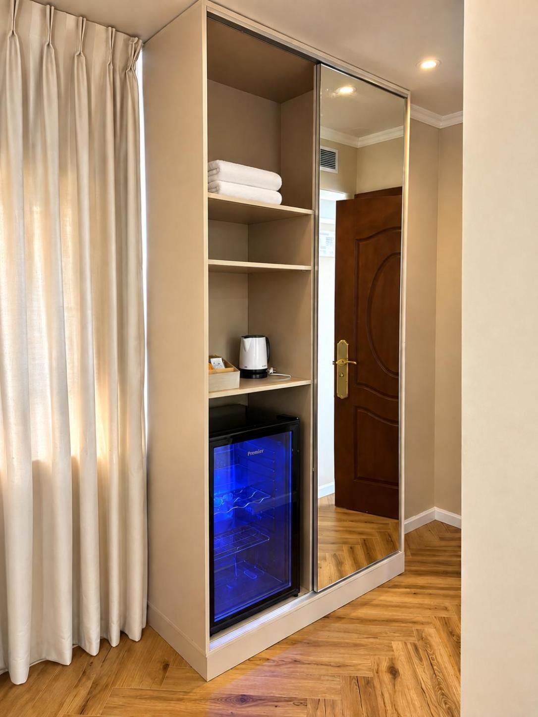 Queen Room