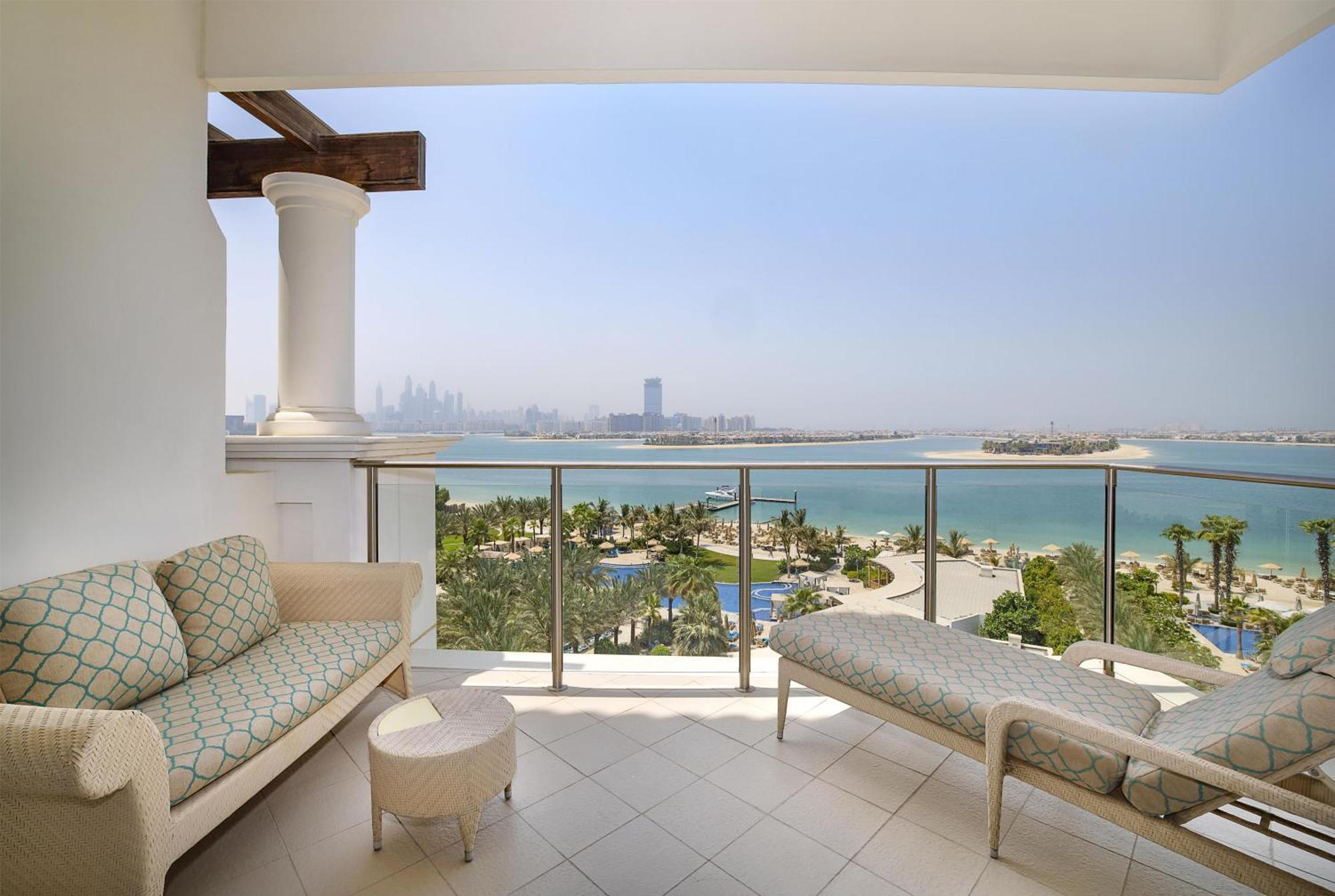 Deluxe King Room Sea View