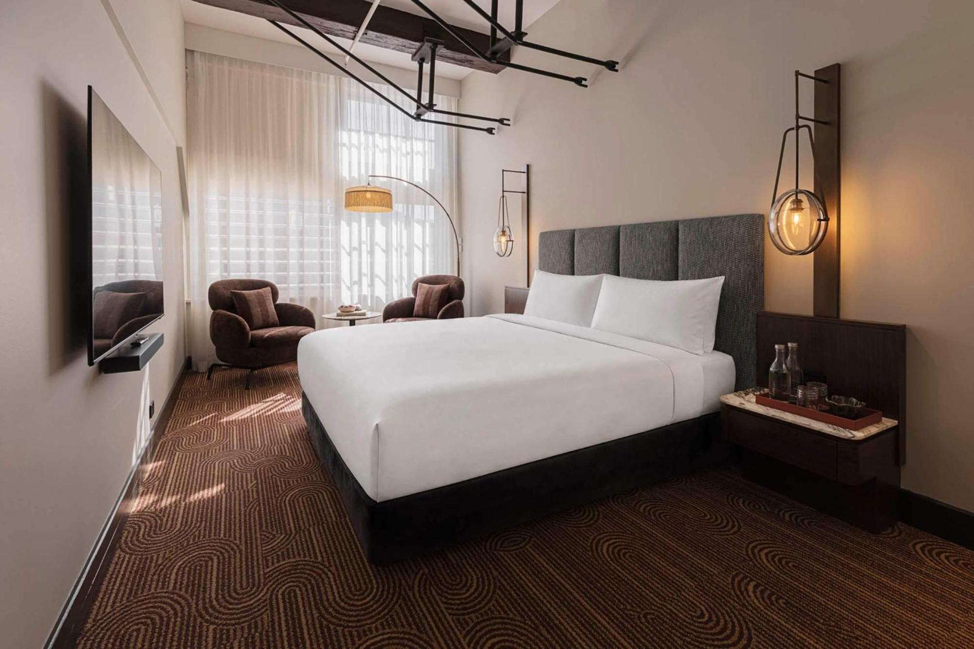 Horizon King Room