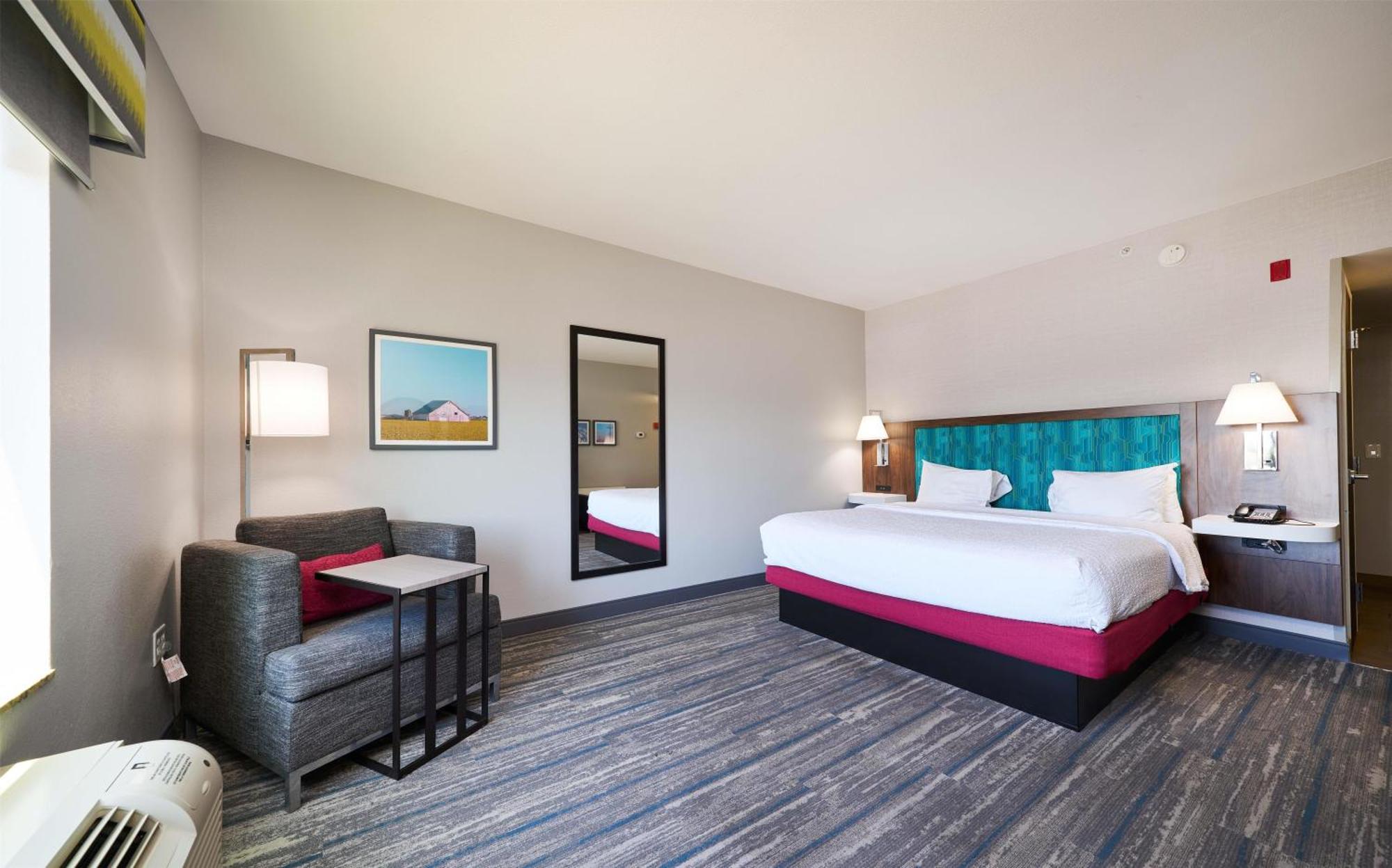 King Room Accessible Tub Mobility Hearing Access or Non-Smoking