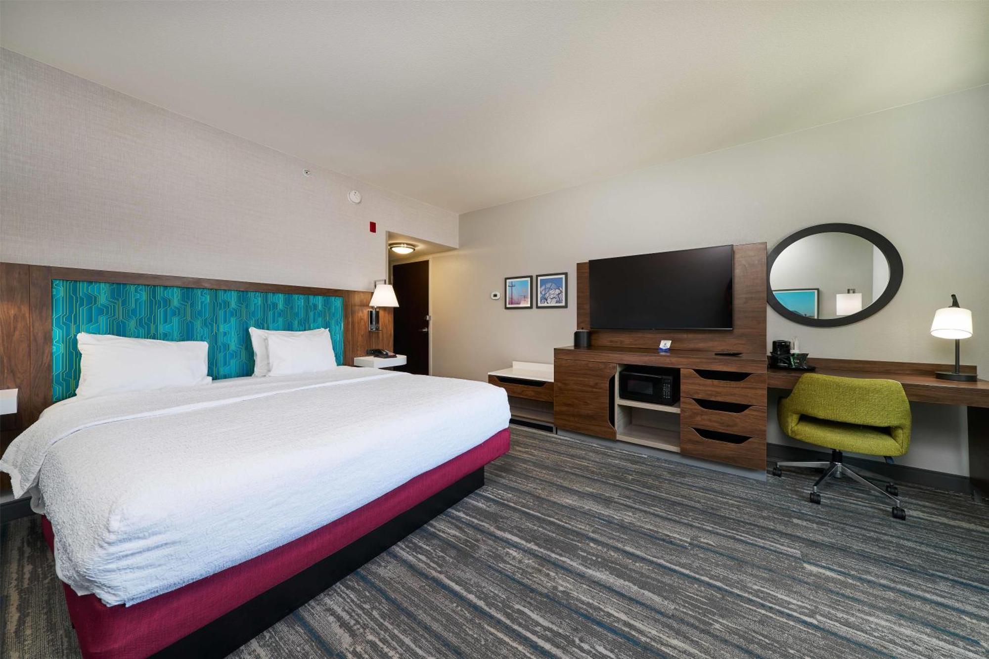 King Room Hearing Access or Non-Smoking