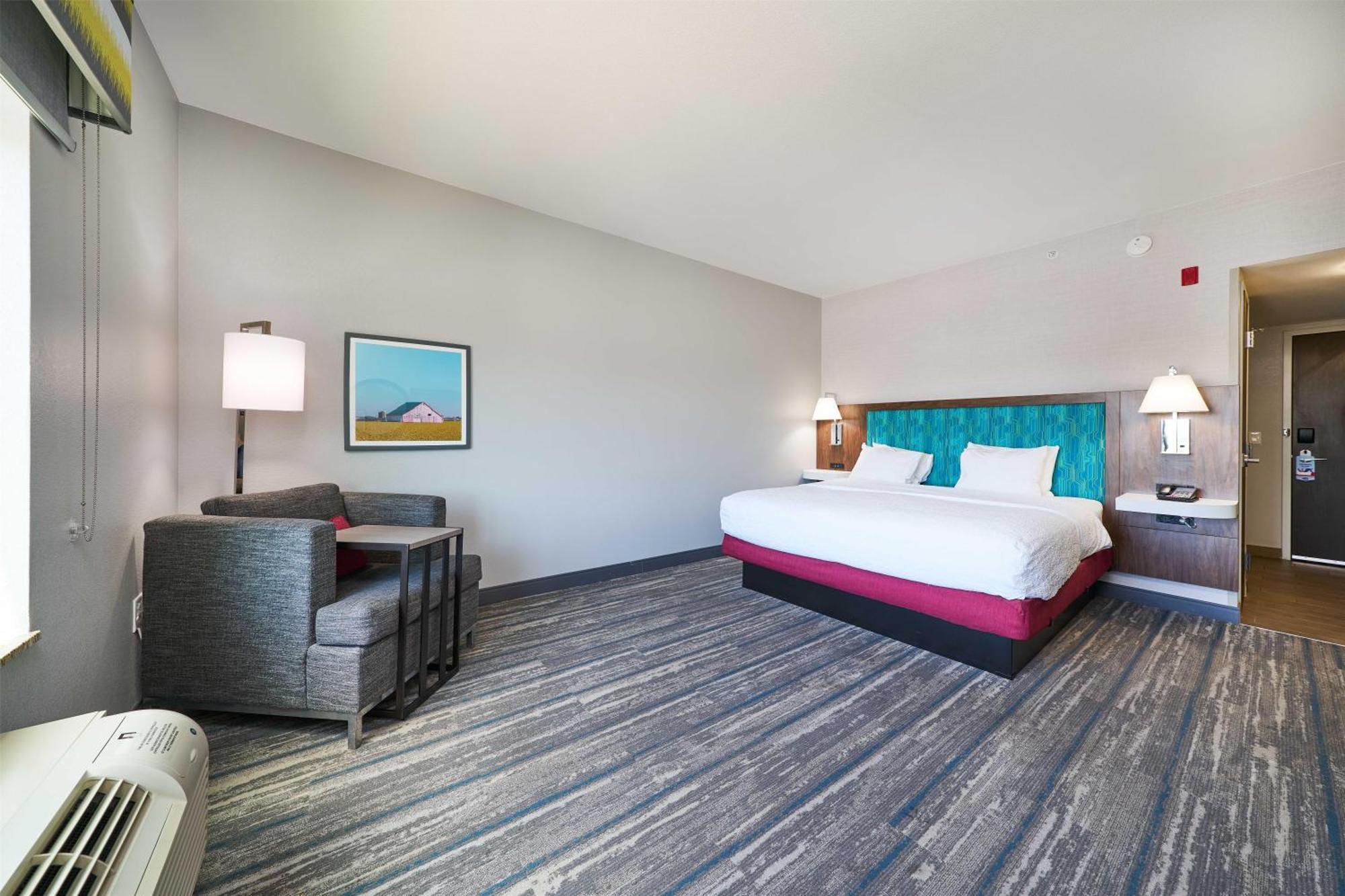 King Room Accessible Tub Mobility Hearing Access or Non-Smoking