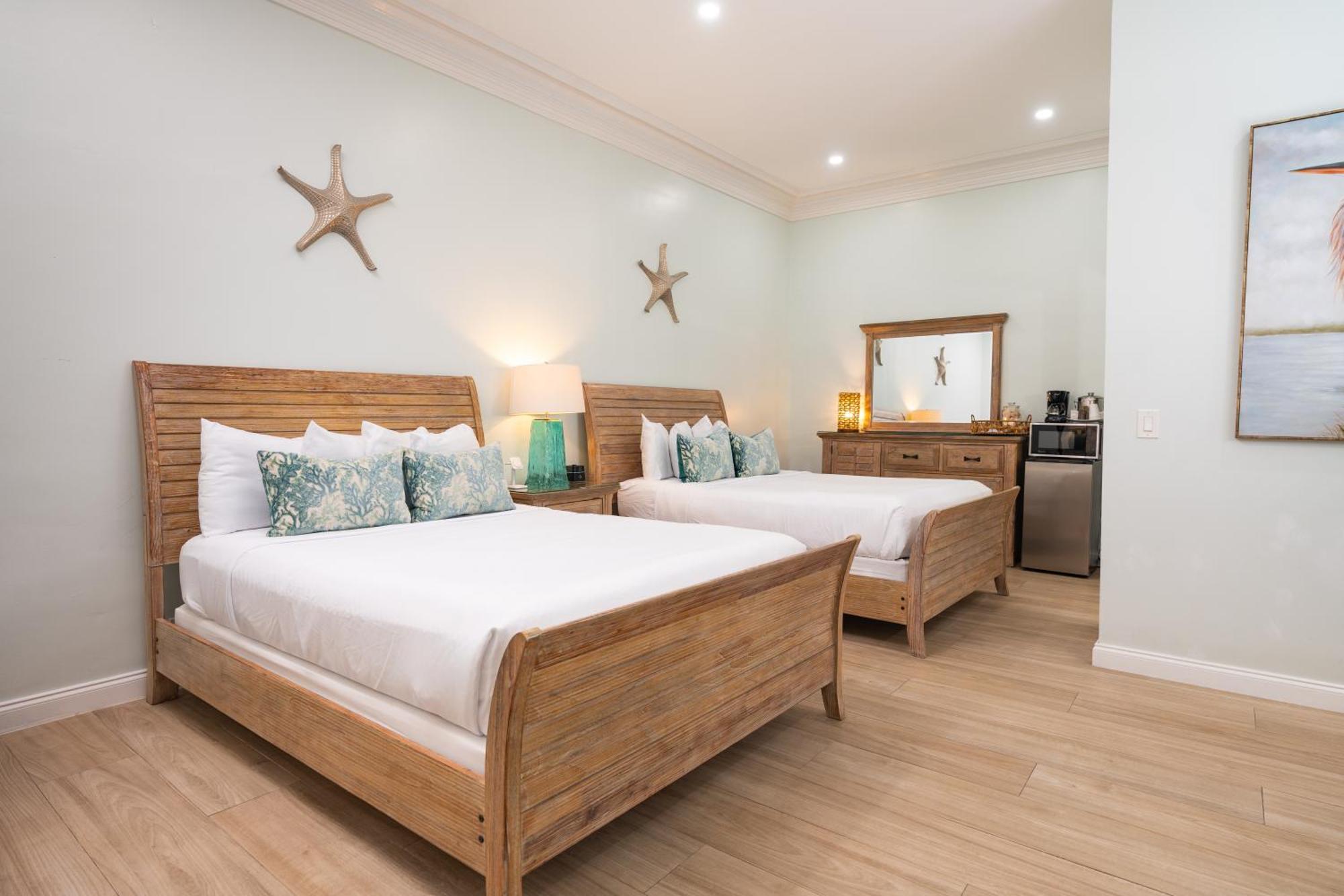 Deluxe Queen Room Two Queen Beds