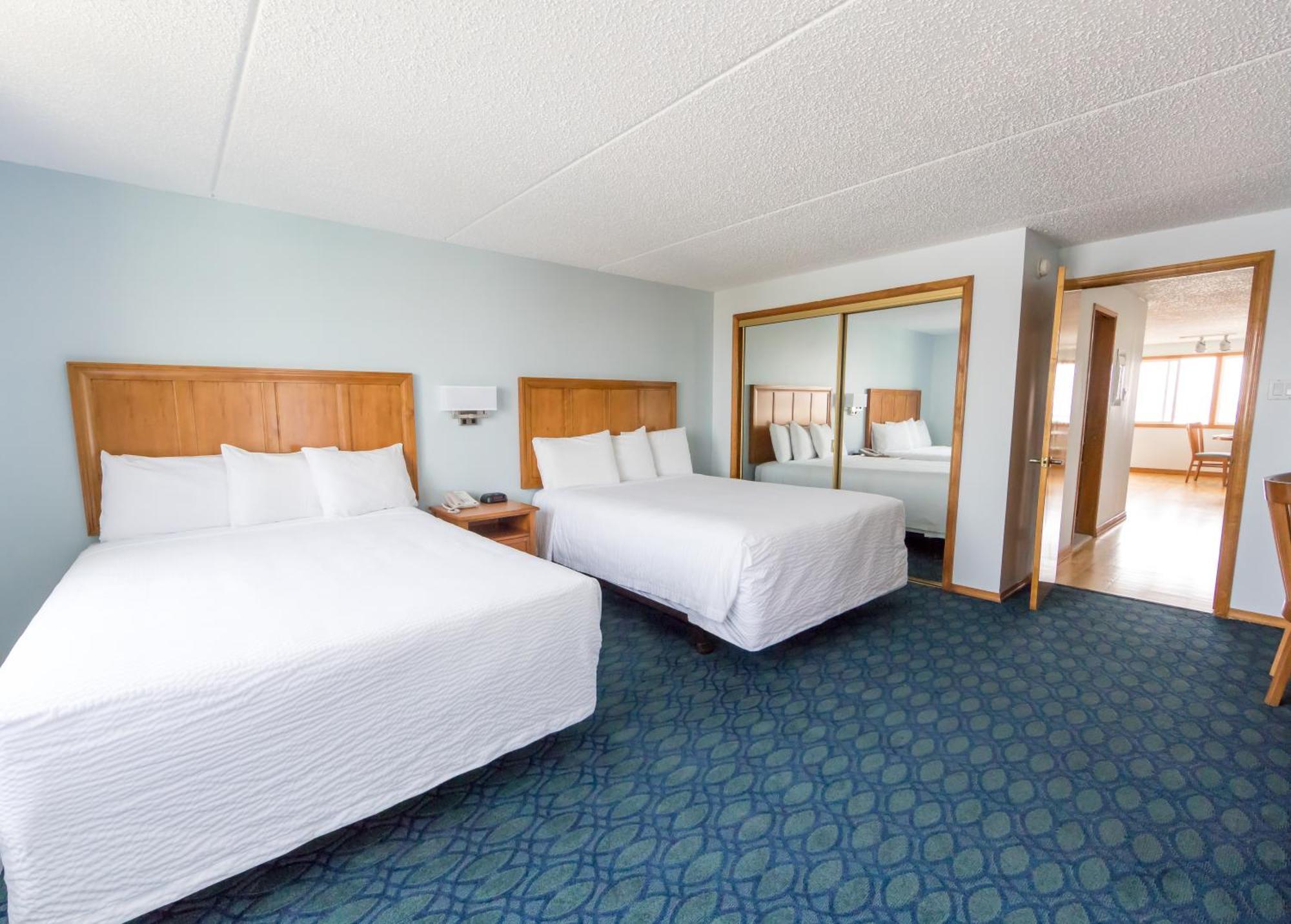 Two Room Ultra Suite Balcony No Ocean View