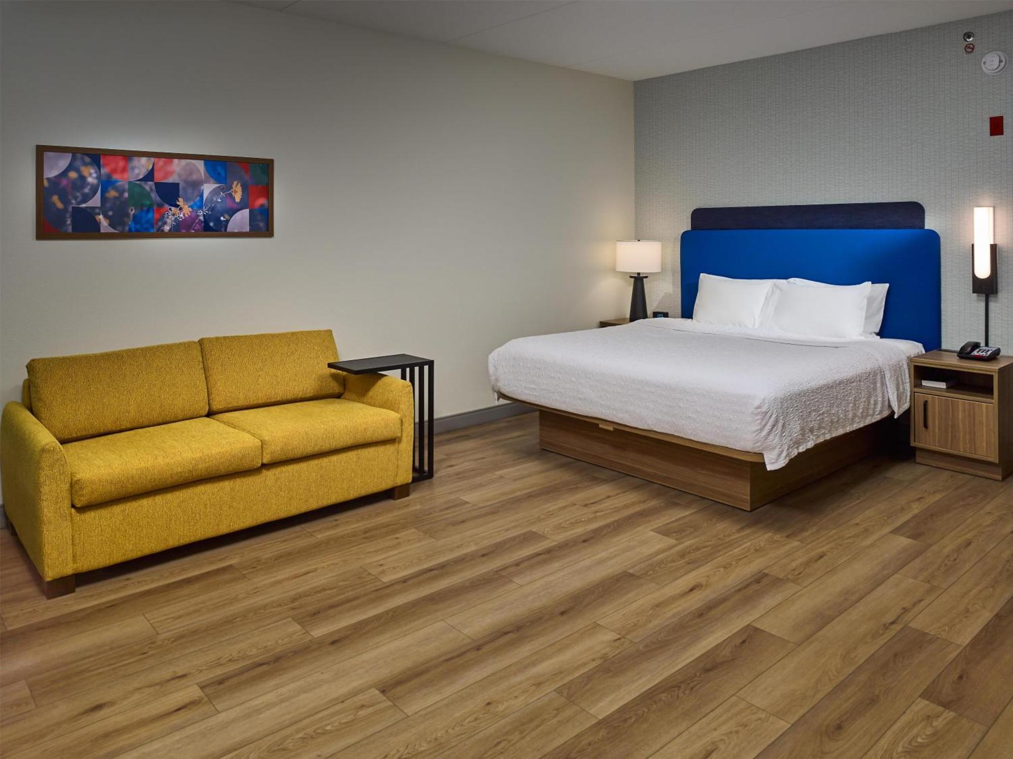 King Room withSofa Bed Hearing Access or Non-Smoking