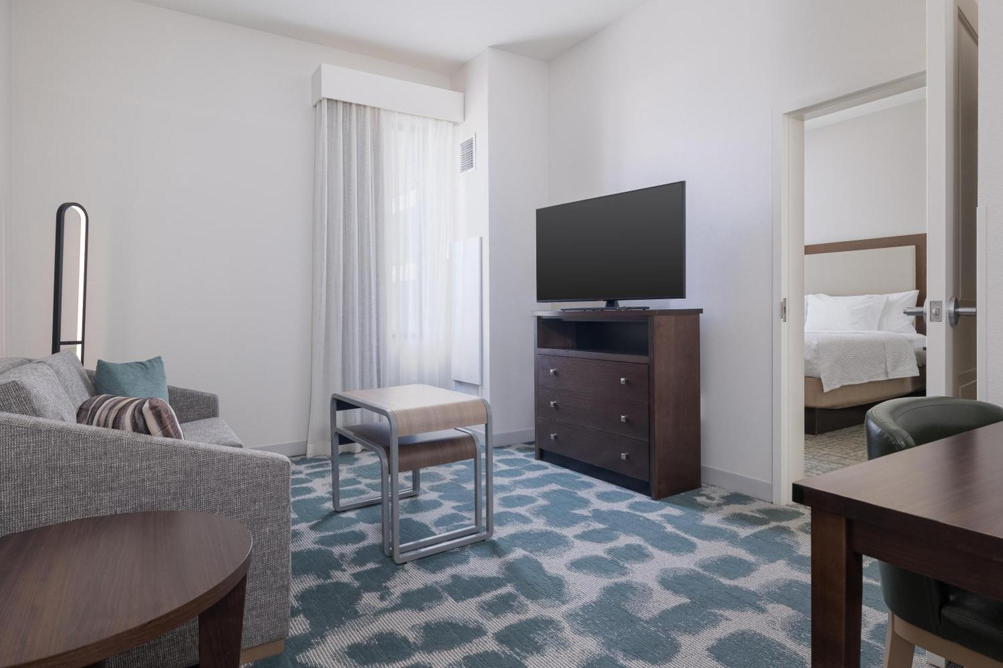 One-Bedroom King Suite Non-Smoking