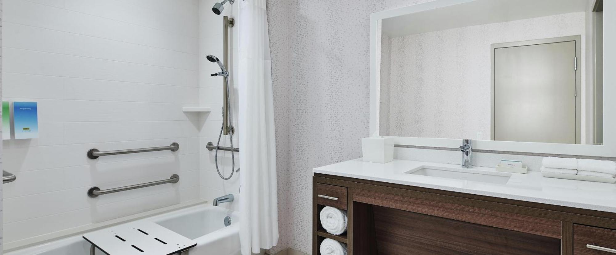 One-Bedroom King Suite Accessible Bathtub Non-Smoking