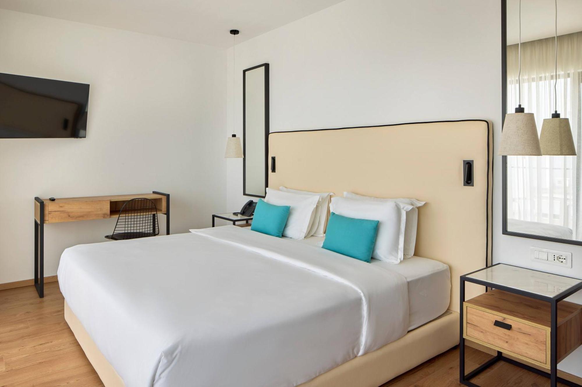 Sol Room Partial Sea View