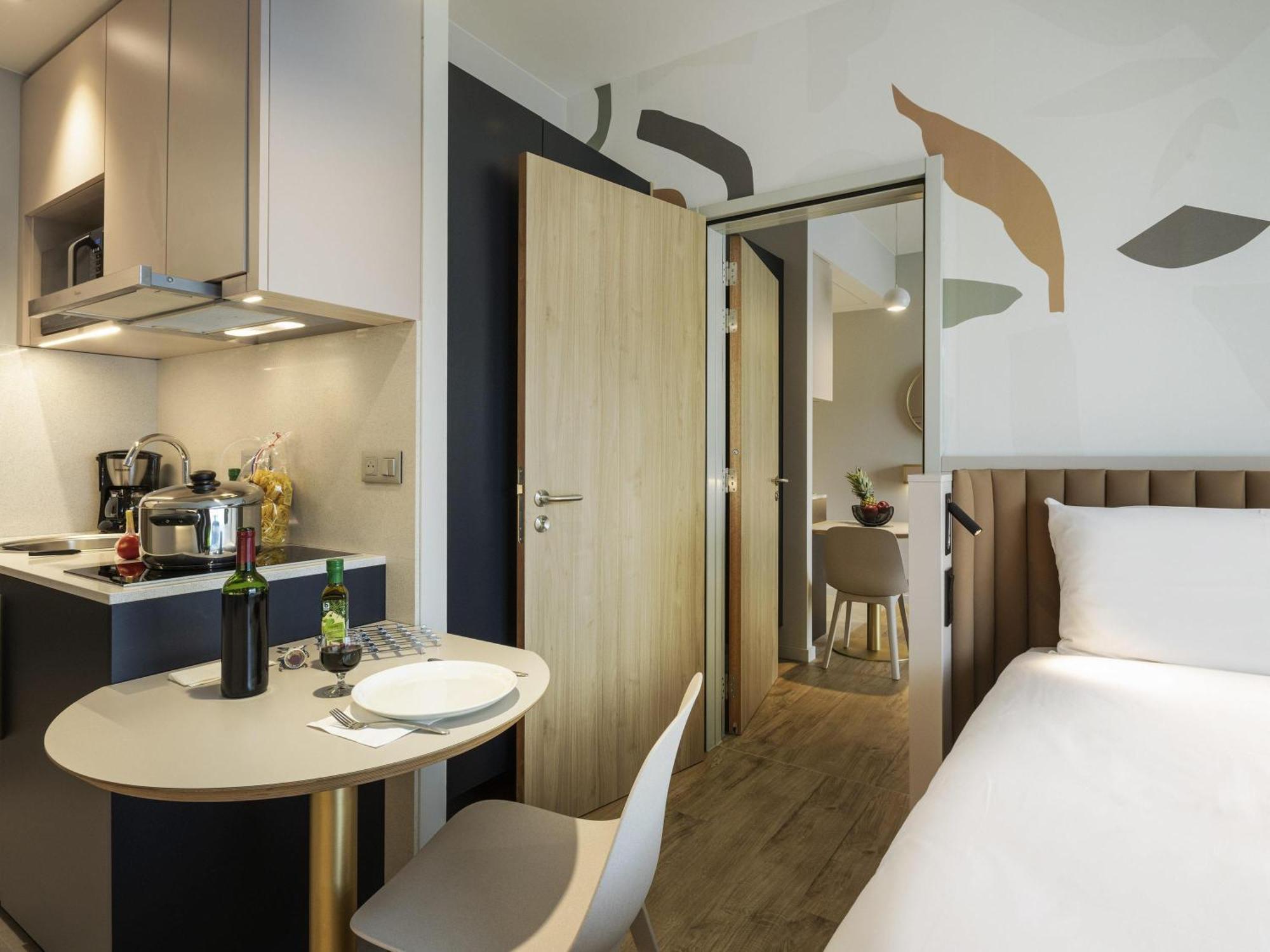 Elegant Double Studio