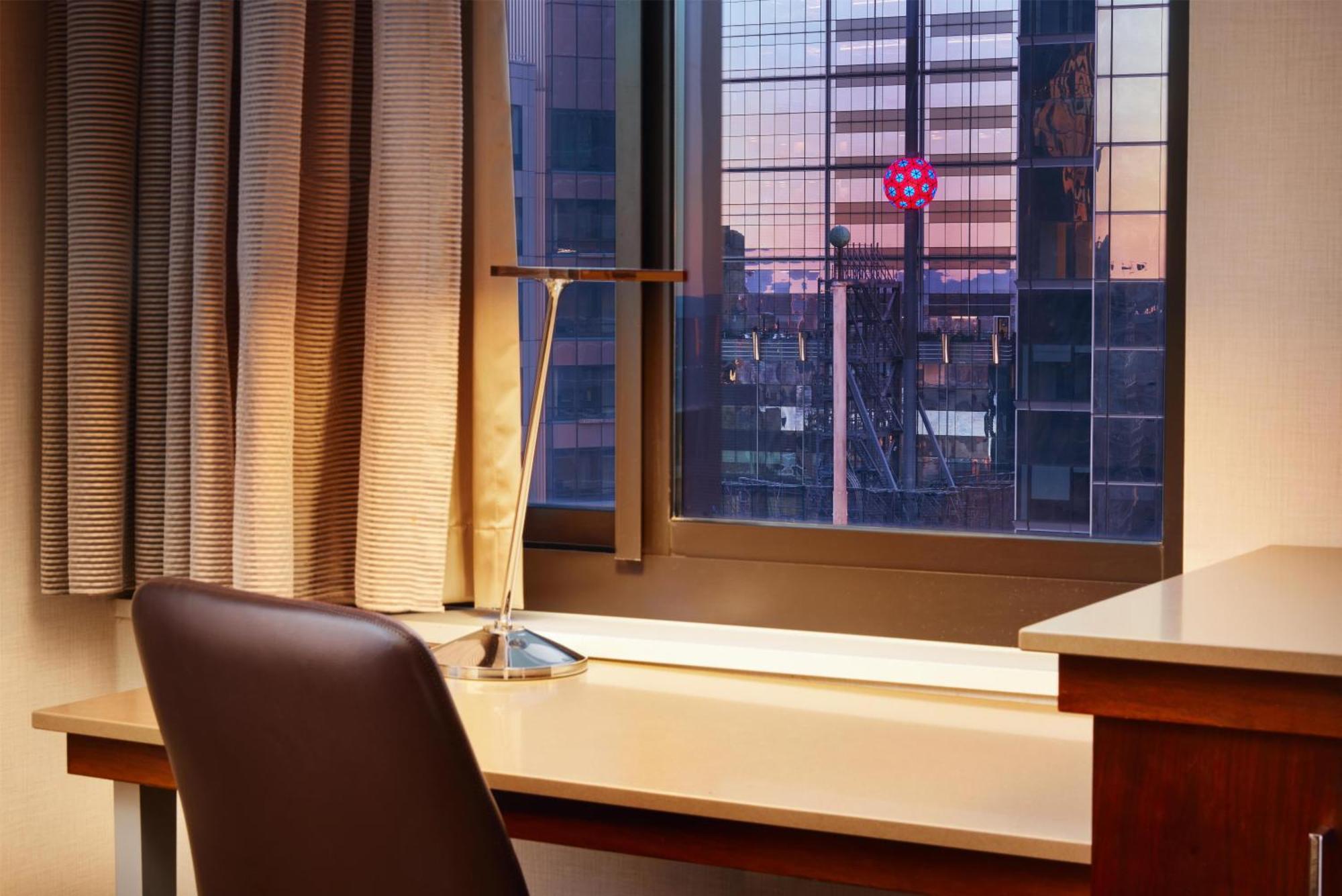 King Room Bath Tub Times Square View Mobility Accessible