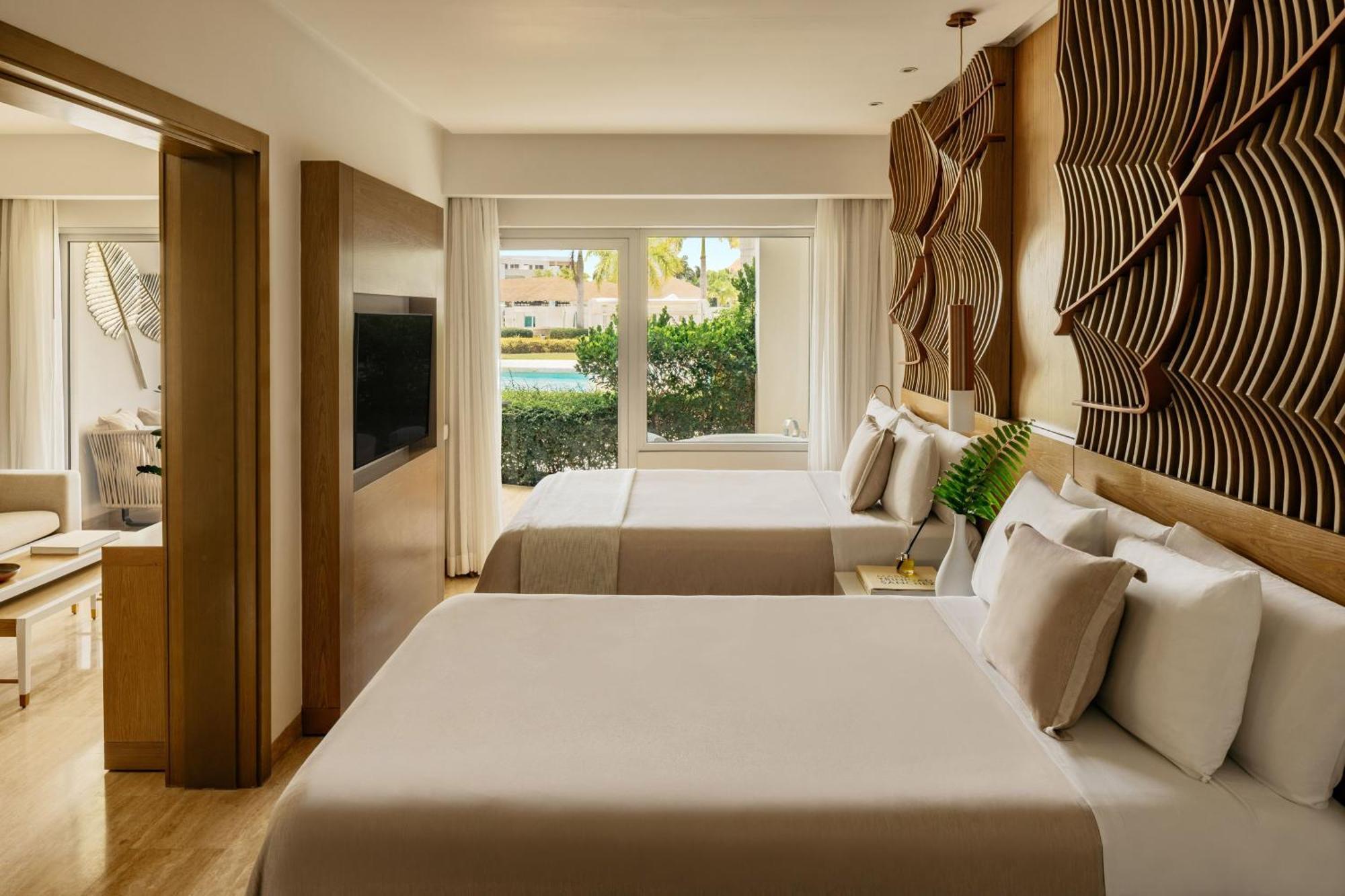 Suite Swim Up