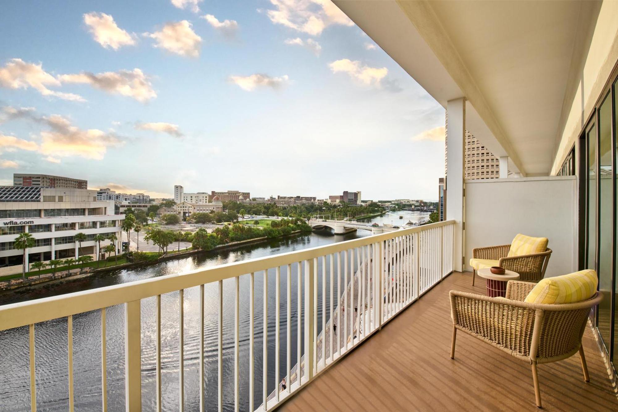 King Room Sofa Bed Balcony