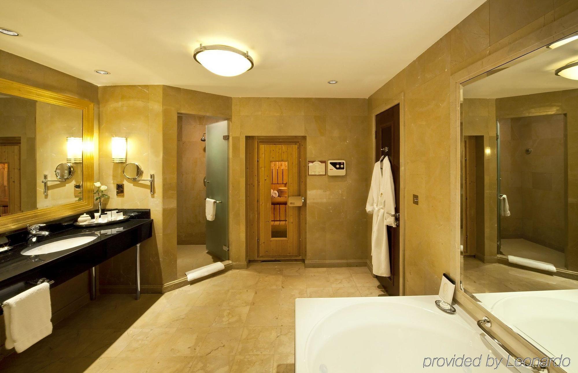 Ambassador Suite met 1 Slaapkamer en een Hot Tub