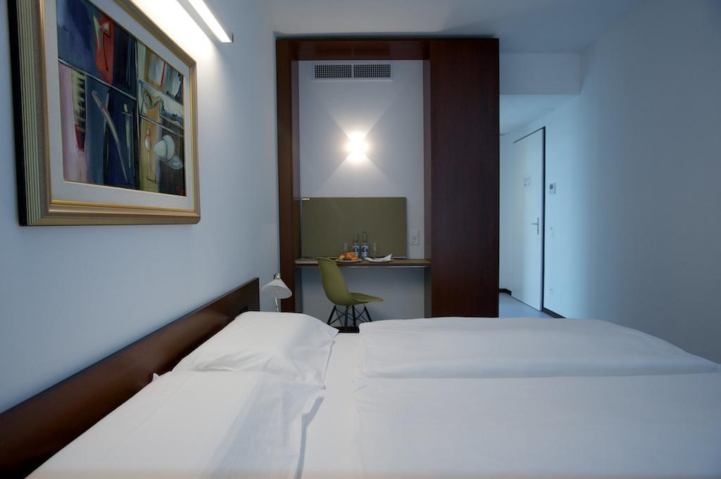 Double Room,665121546:JPEG