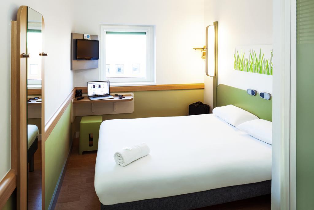 Standard Twin Room,185567538:JPEG