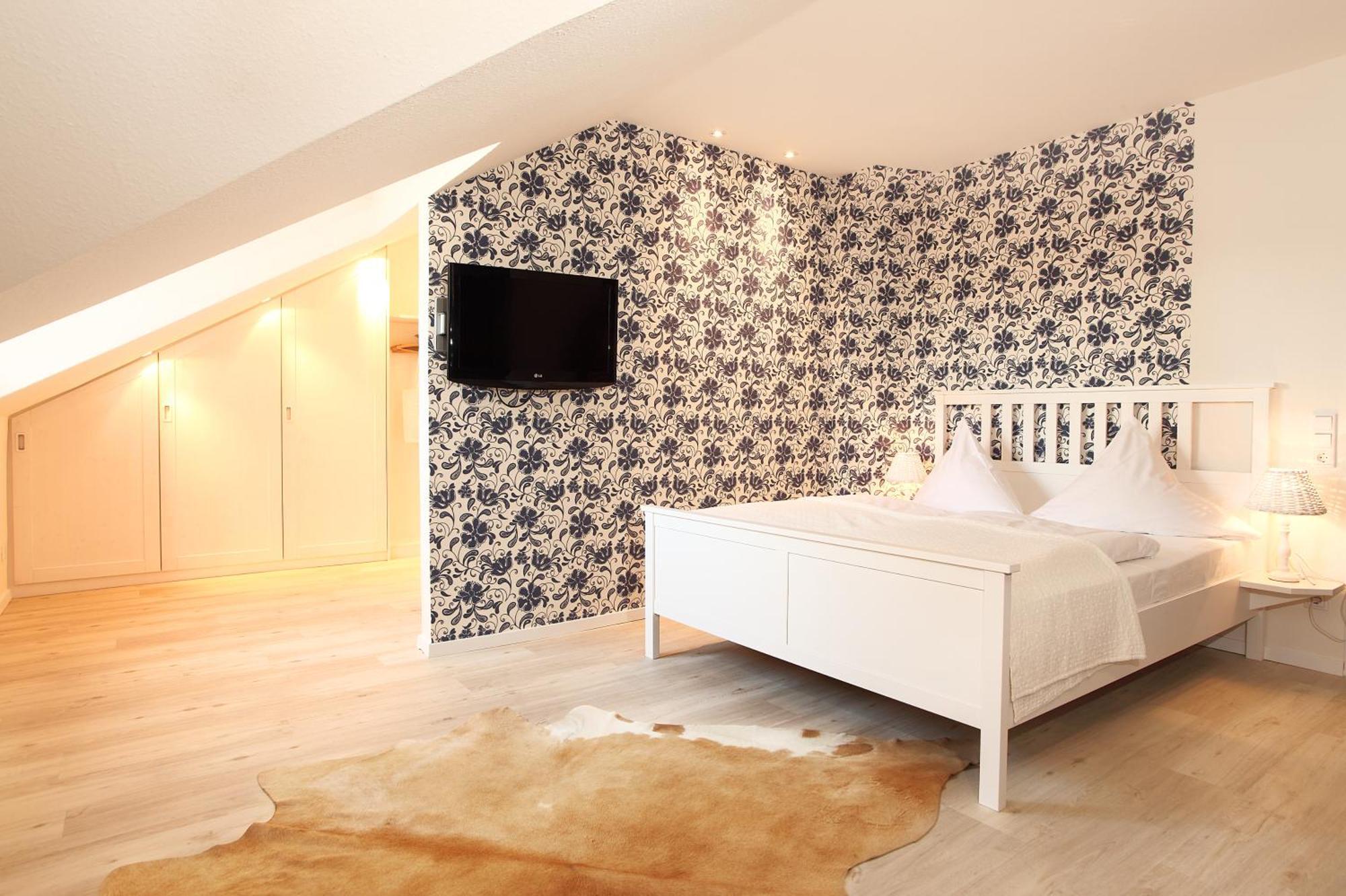 Double Room,758467300:JPEG