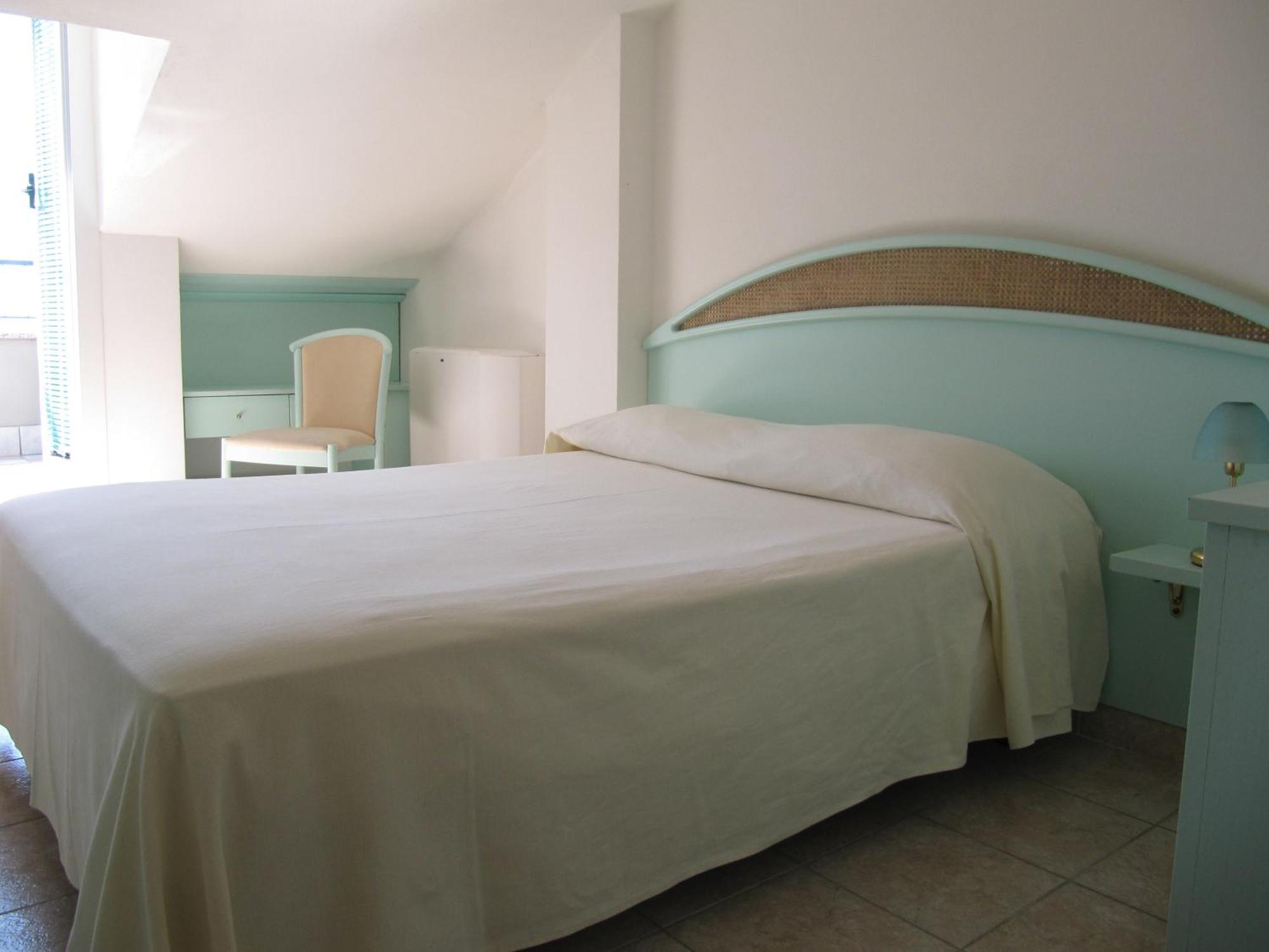 Single Room with Balcony and Sea View,110473047:JPEG