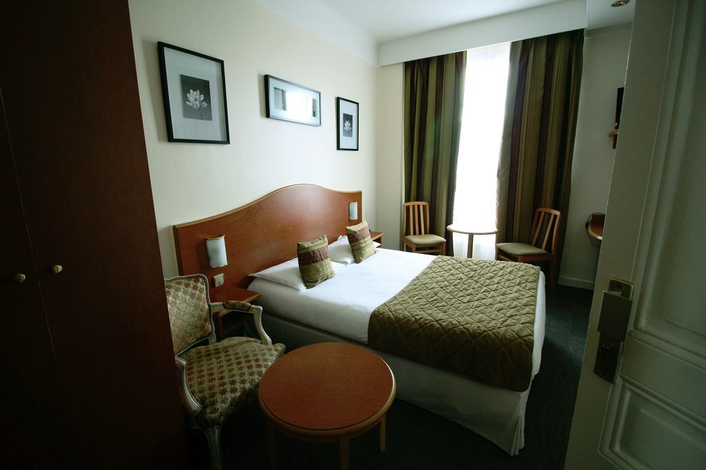 Standard Single Room,1208547439:JPEG