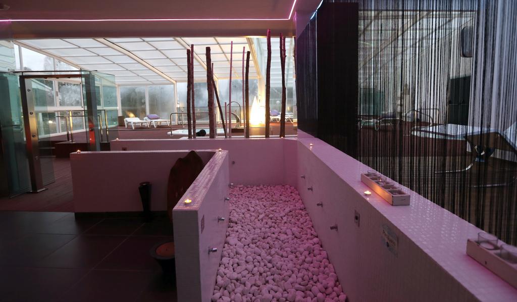 Double or Twin Room Spa Access,216063638:JPEG