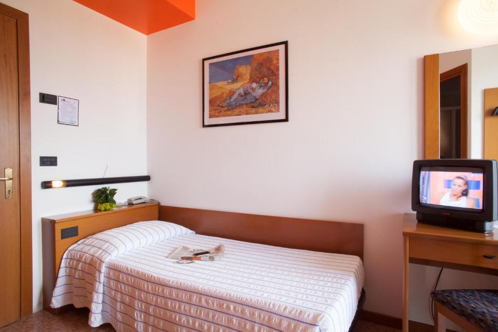Single Room Balcony,1589538055:JPEG