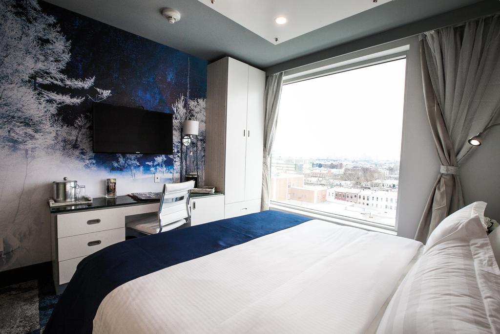 Premium King Room with Roll-in Shower - Mobility/Hearing Accessible - Non-Smoking,412934772:JPEG