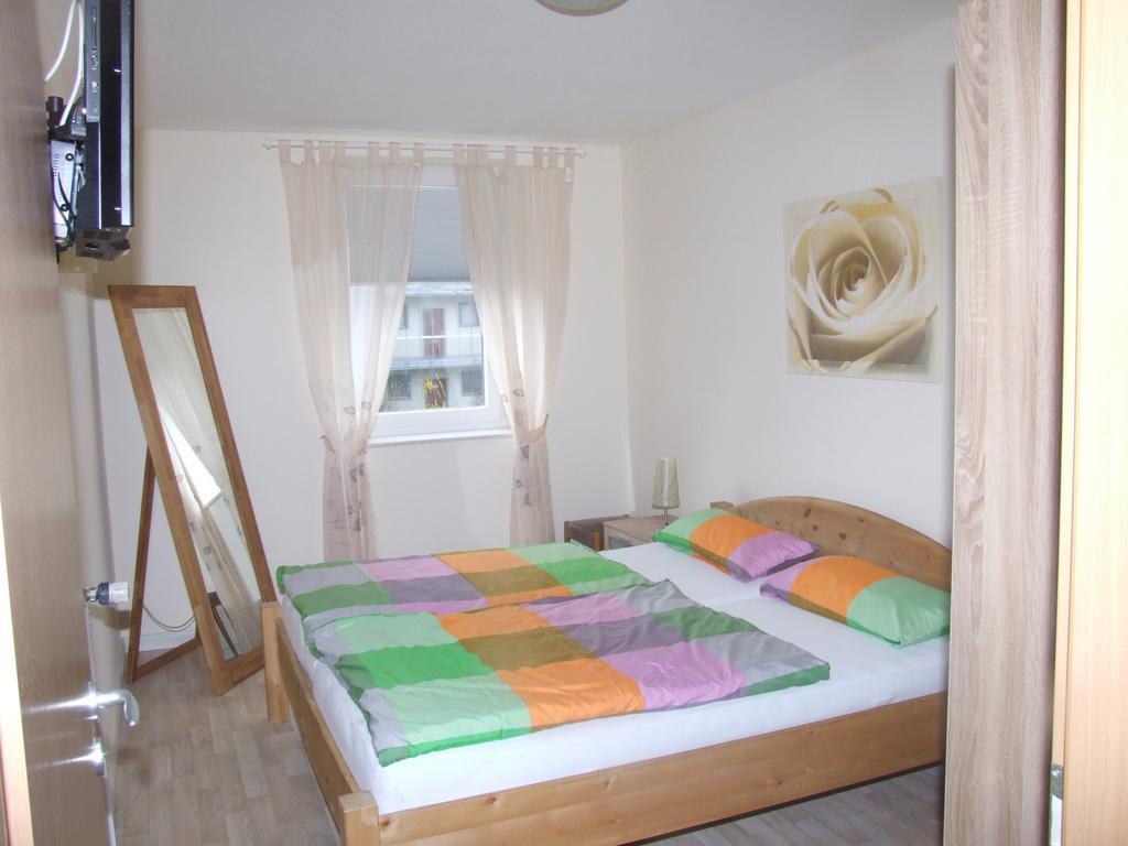 Three-Bedroom Apartment,225343925:JPEG