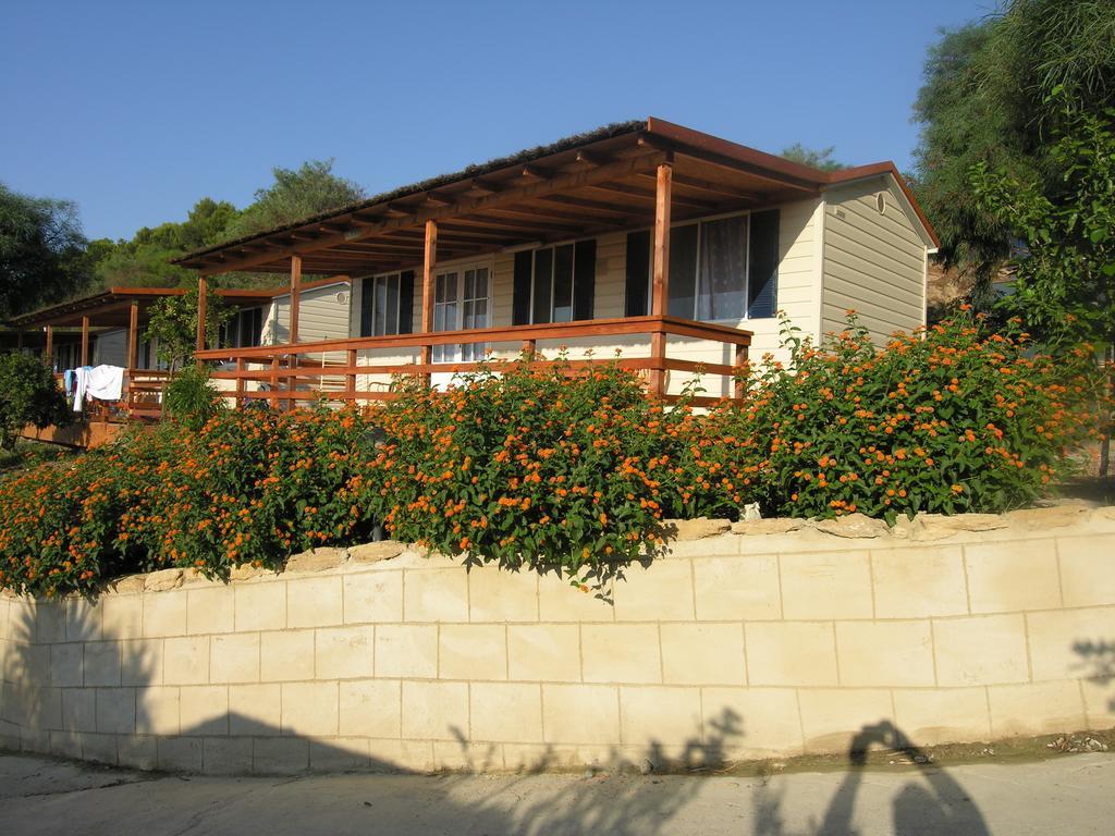 Two-Bedroom Mobile Home,288105880:JPEG