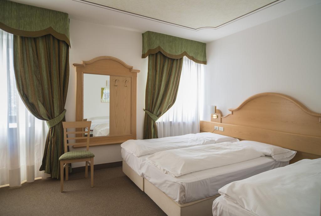 Triple Room,732835483:JPEG
