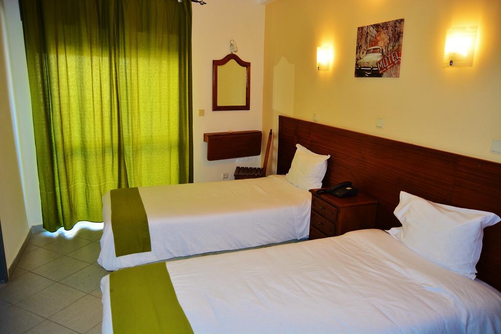 Twin Room,191159449:JPEG