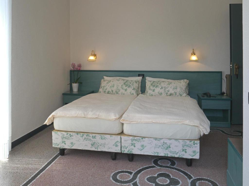 Twin Room,19391249:JPEG