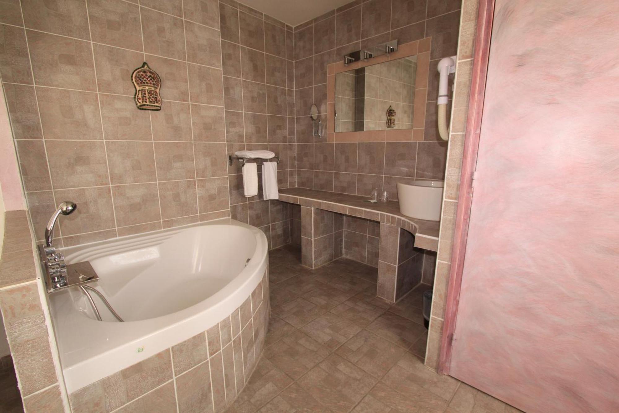 Superior Double Room,140235141:JPEG