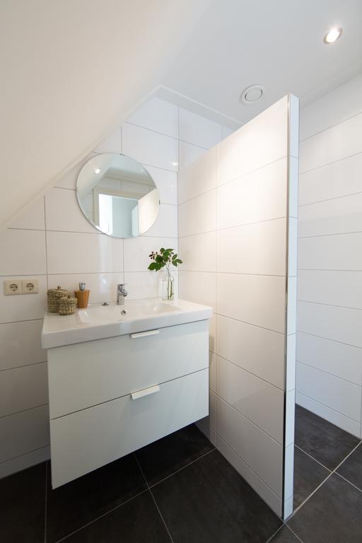 Twin Room Shower,195542458:JPEG