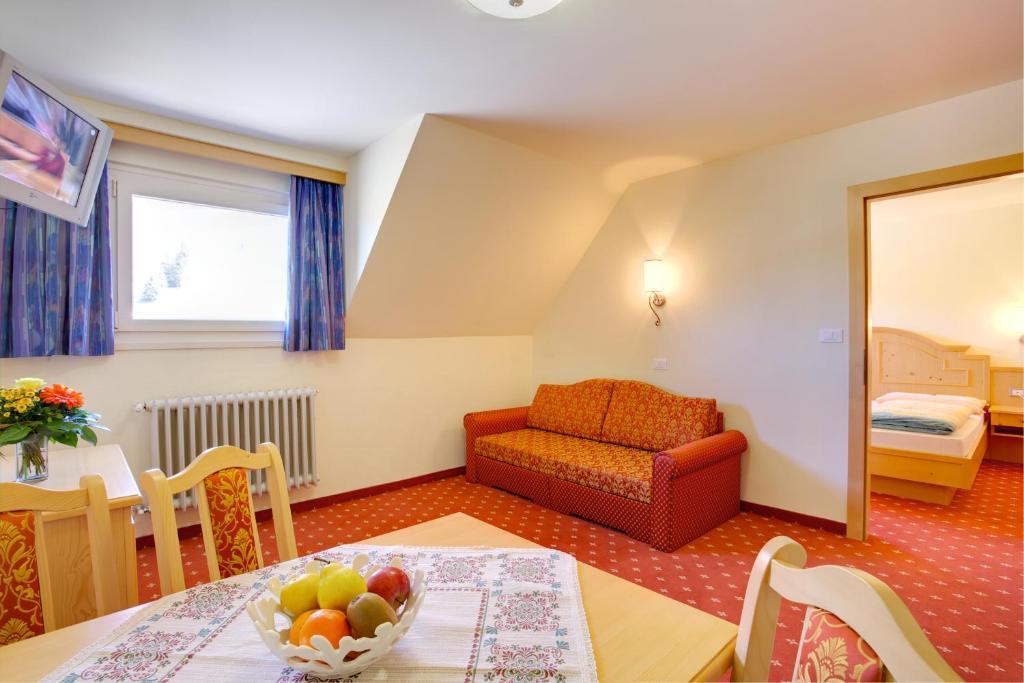One-Bedroom Apartment,22831866:JPEG