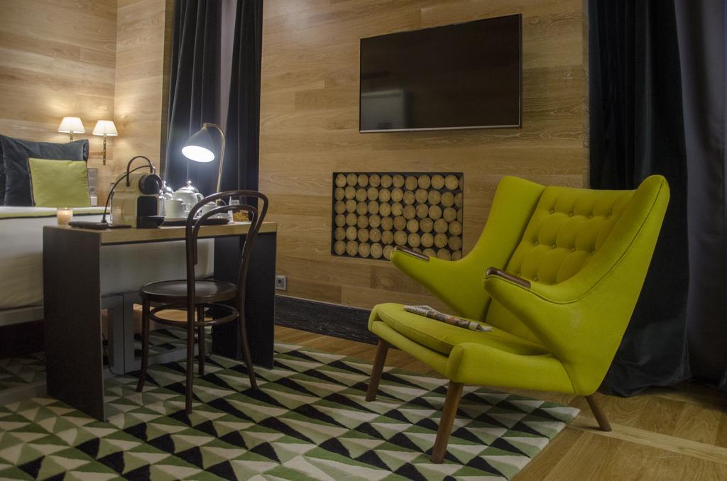 Small Double Room street view