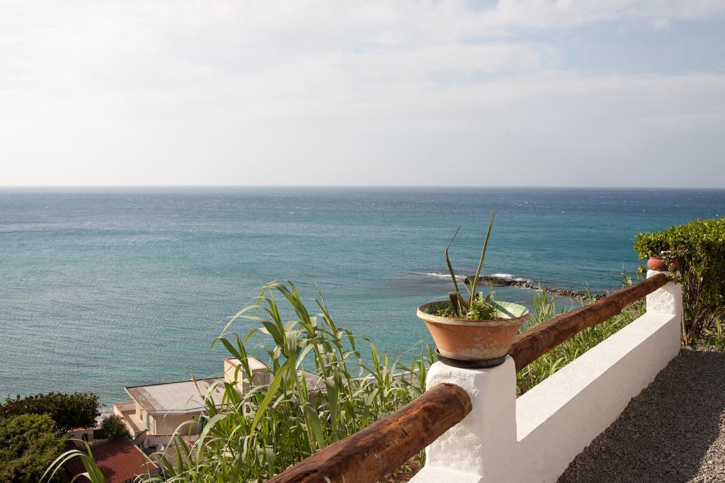 Deluxe Triple Room Balcony Sea View