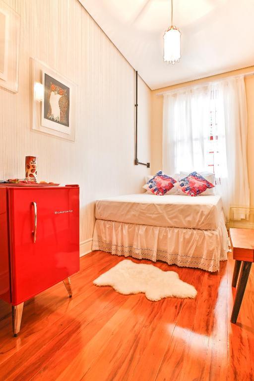 E-2 Kitchenette, One Bedroom with One Queen Bed and One Queen Sofa Bed,1070041630:JPEG