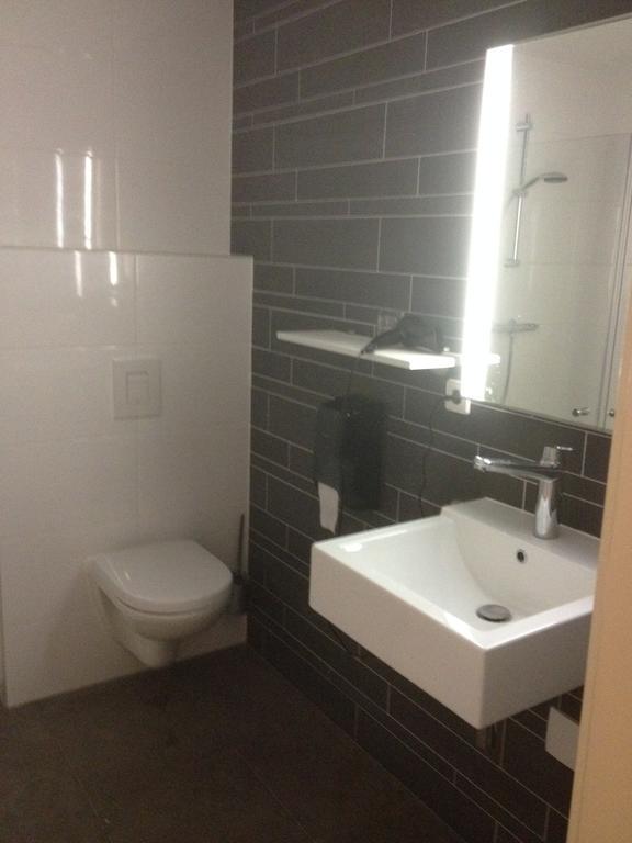 Twin Room Private Bathroom