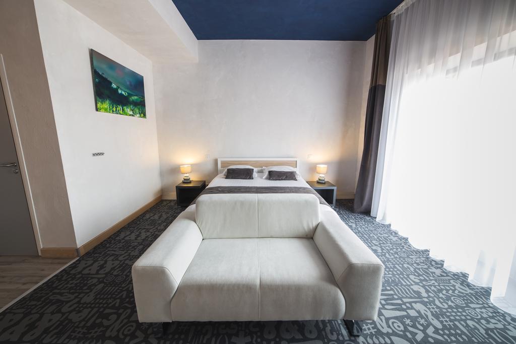 Standard Double Room,708922675:JPEG