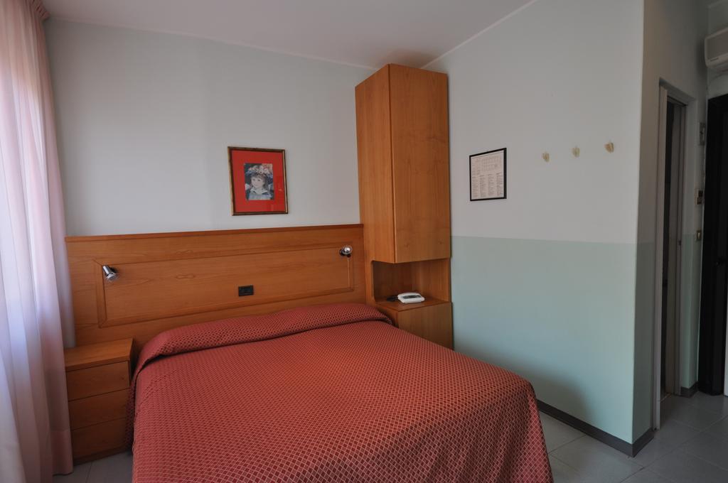 Standard Double Room,199008091:JPEG