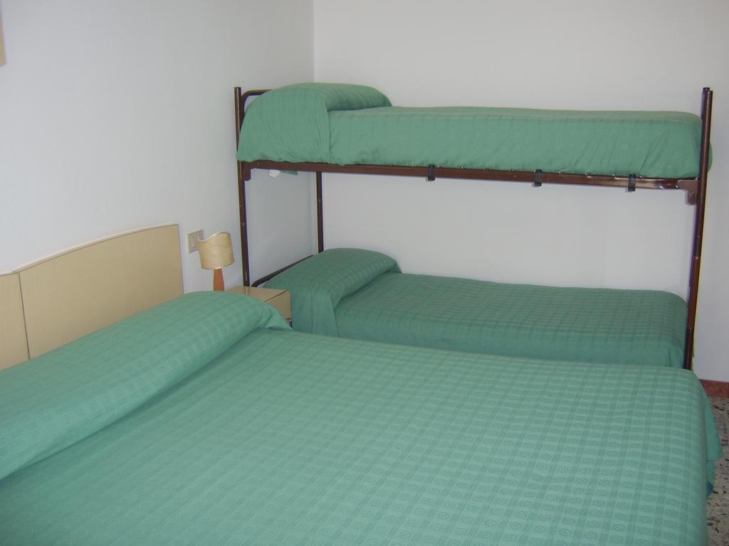 Triple Room,199804891:JPEG
