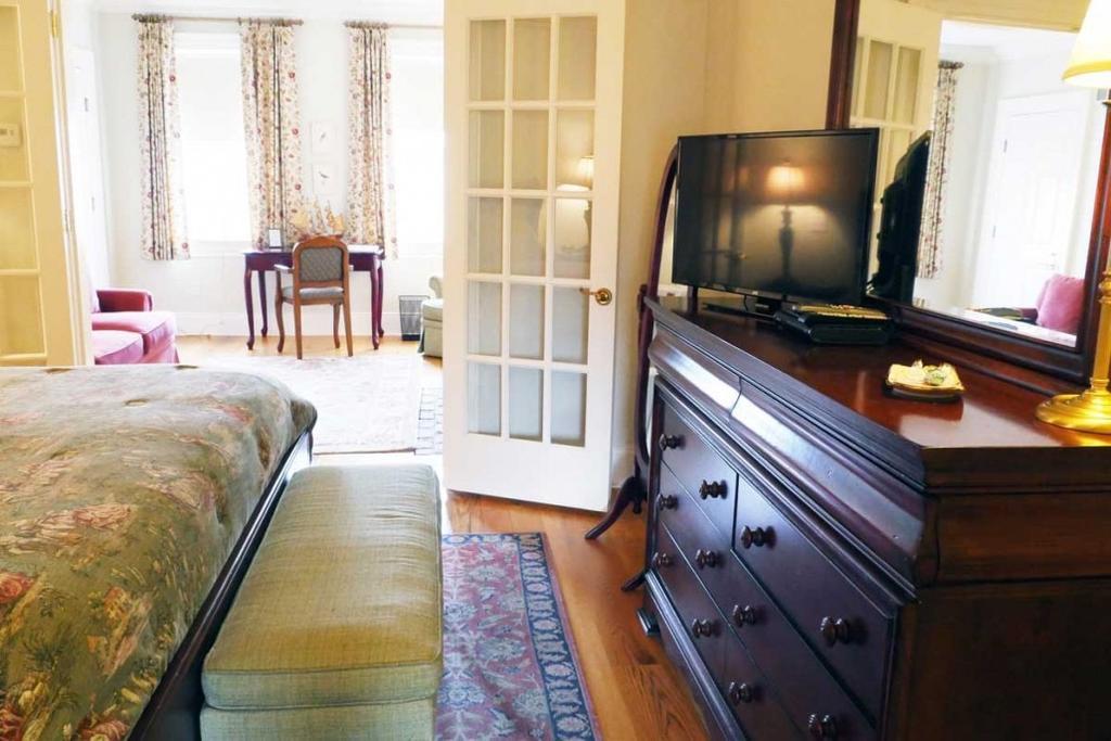 King Suite 2